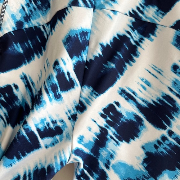 PGA Tour Blue and White Tie Dye Print Ankle Leggings, Size Large - Picture 14 of 16